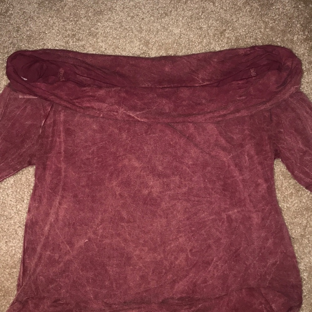 off the shoulder - Picture 2 of 4